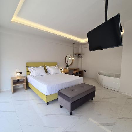 Ilia'S Luxury Suites - Adults Only Xylókastro Eksteriør bilde